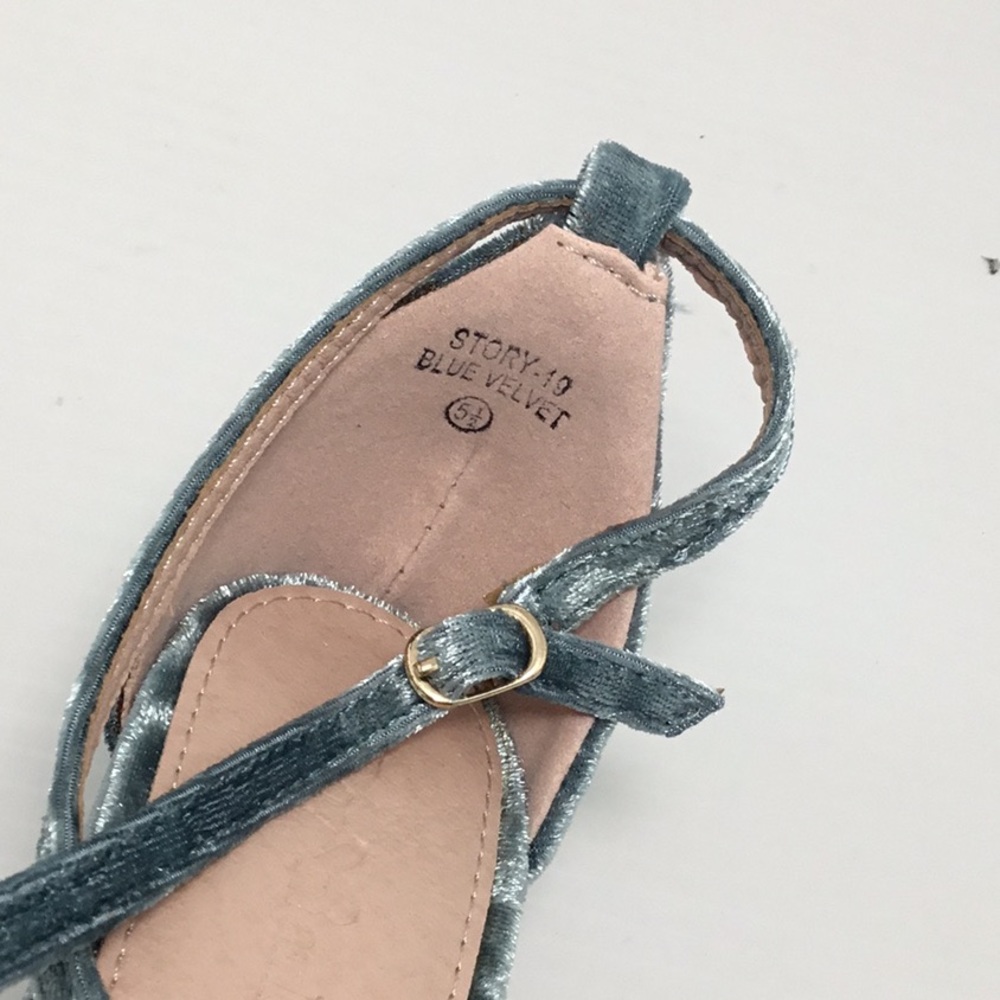 Velvet Crisscross Blue Heels Sz 8 , Sz 5,5 NEW - Picture 5 of 13